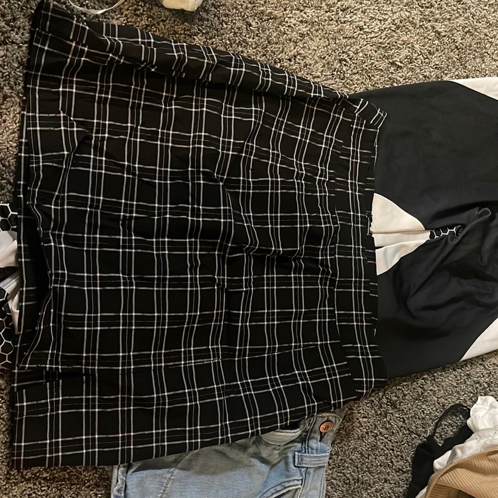 Zipper in back slit on left side